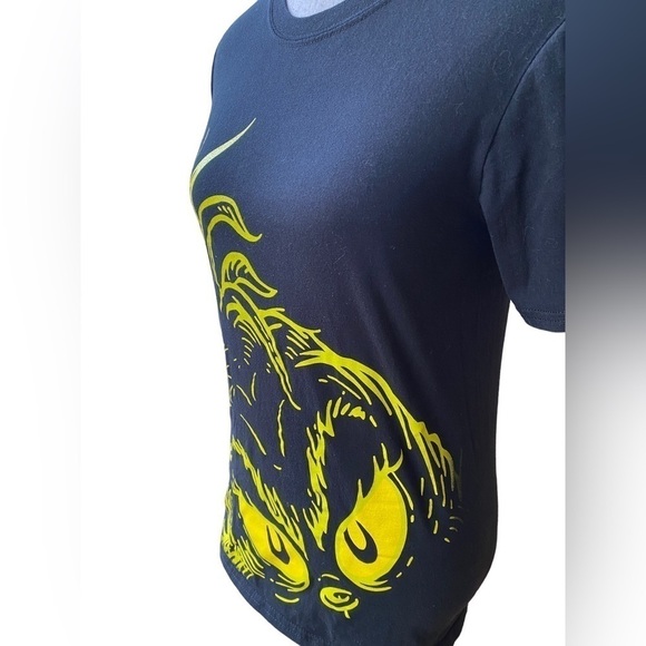 The Grinch Shirt Universal Studios Black Tee with Neon Green Graphic Design - Picture 2 of 10